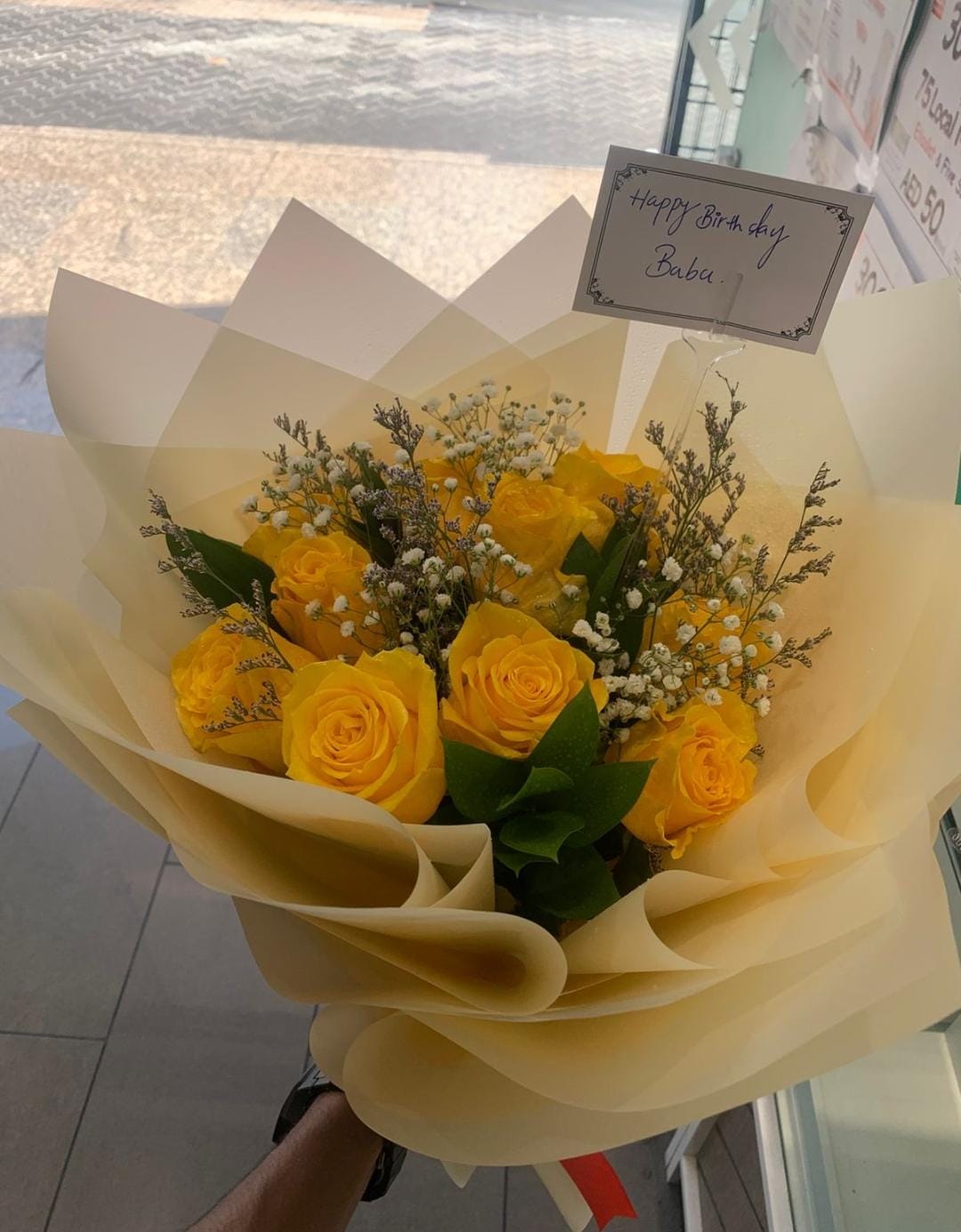 10 YELLOW ROSES