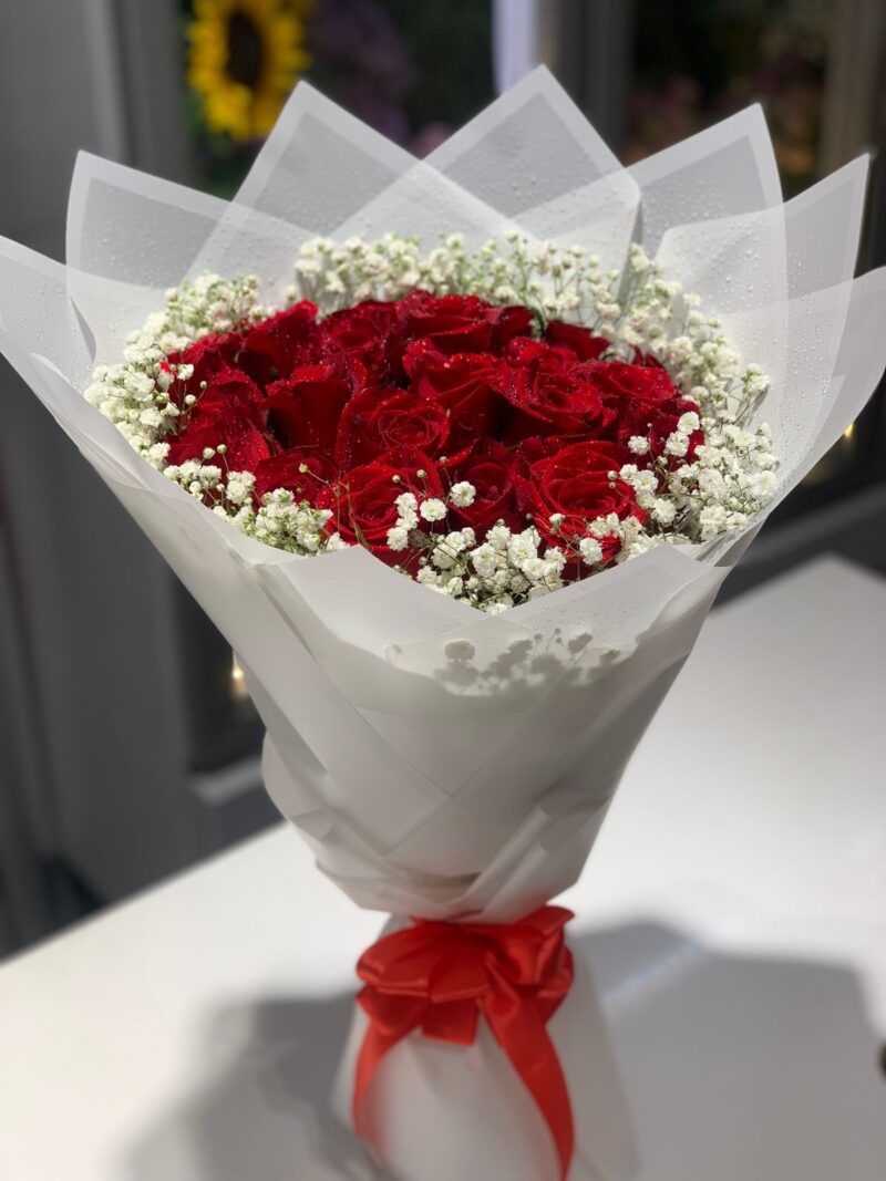 18 ROSE BOUQUET