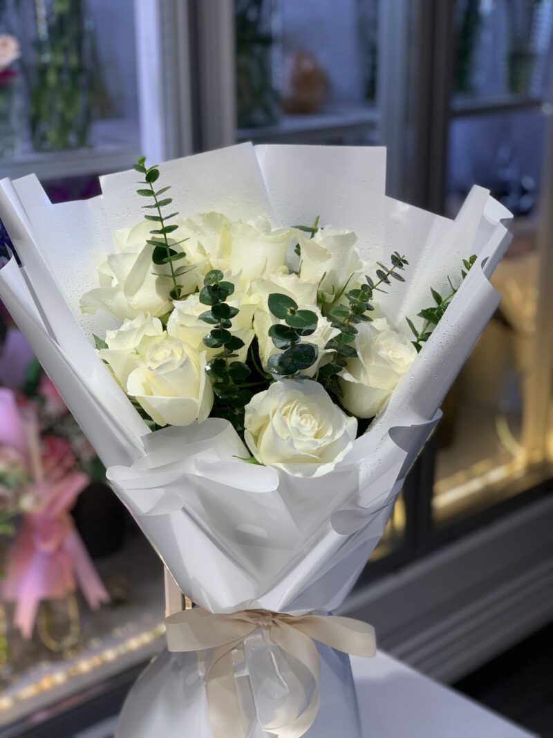 WHITE BOUQUET